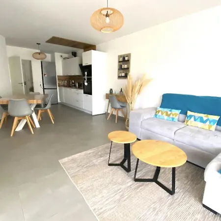 Provencal Escape With Terrace And Garden View Daire
